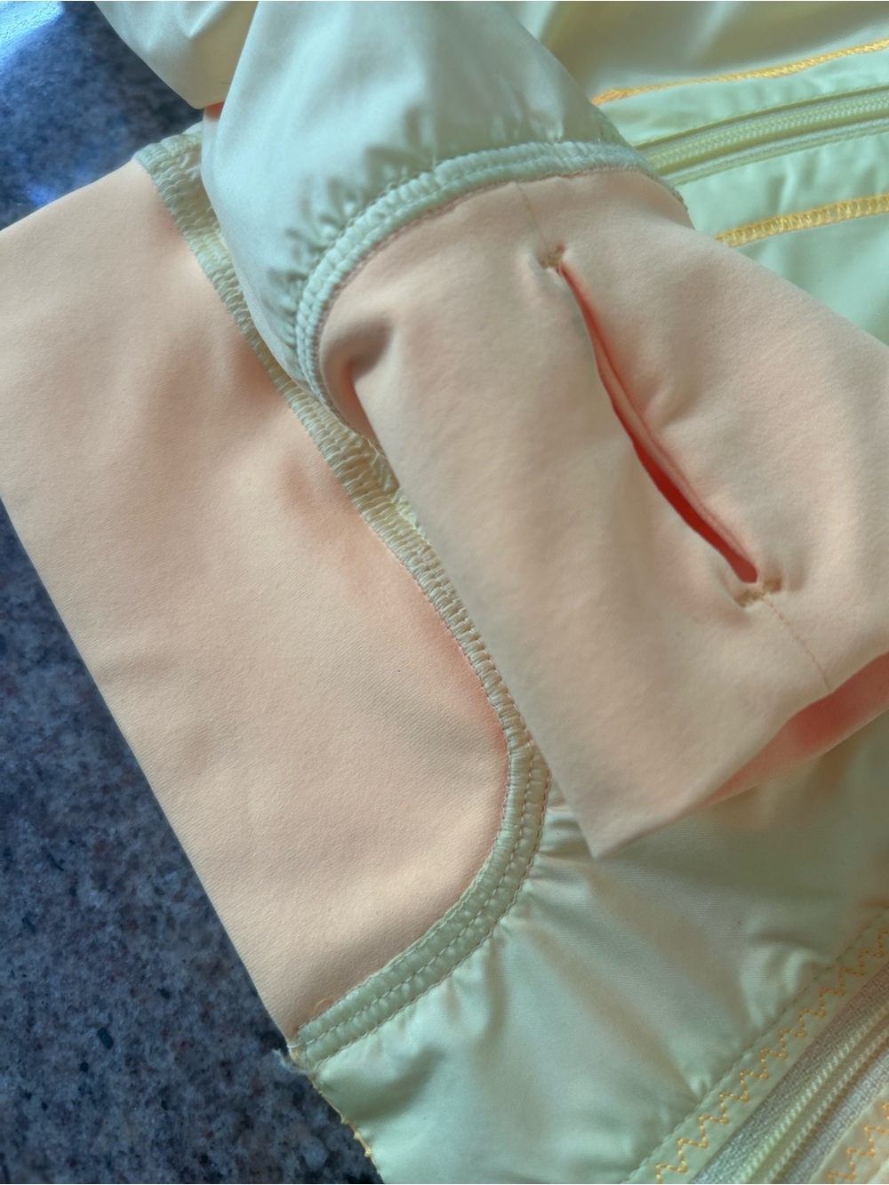 Lululemon light run jacket 
Reversible sz 4 euc - Picture 7 of 9